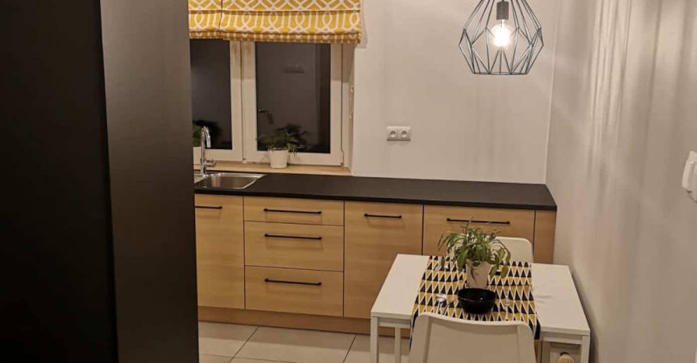 Kuchnia czarny mat i drewno  - meble na wymiar Cieszyn RMEBLE